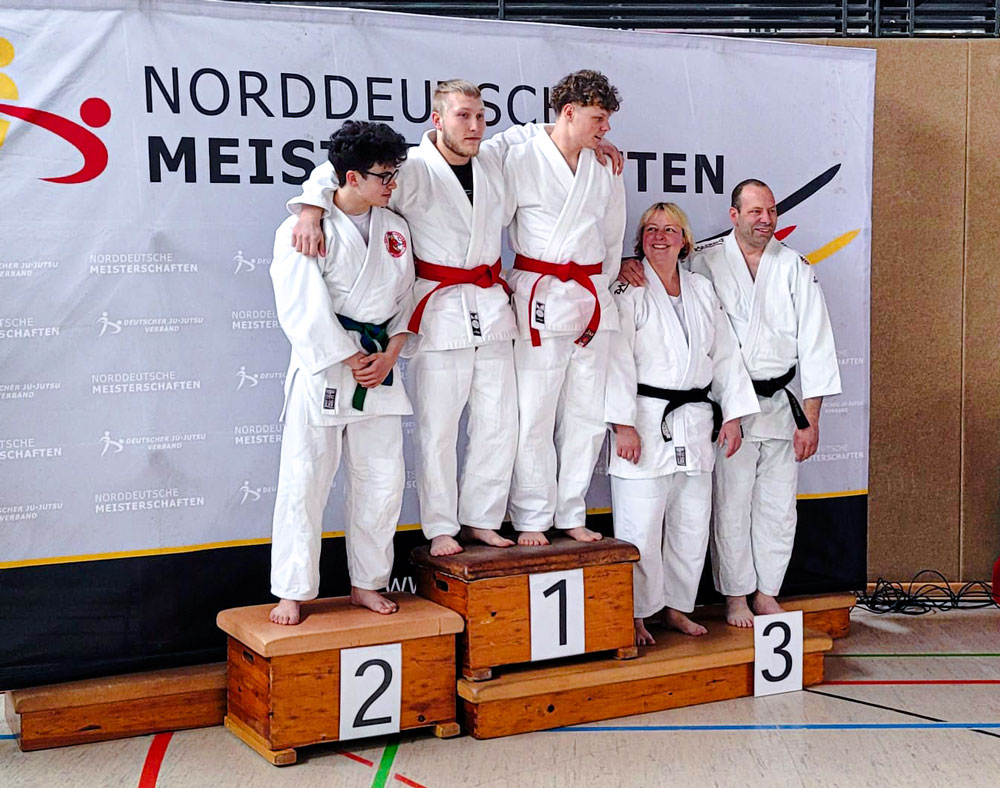 Tjark und Steffen auf dem Siegerpodium der Norddeutschen Meisterscahft 2026.